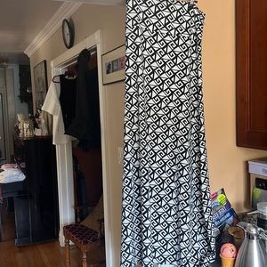 Almost new maxi skirt. Smooth and good looking material.